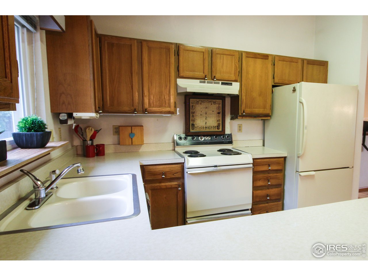 1655 West Swallow Road Fort Collins, CO 80526 - Photo 6 of 20 Kitchen