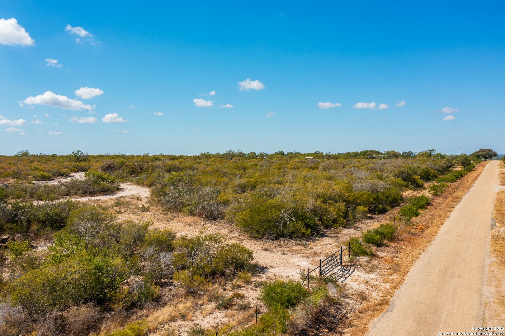 840 County Road 652 Devine, TX 78016 - Photo 4 of 9 a view of a city