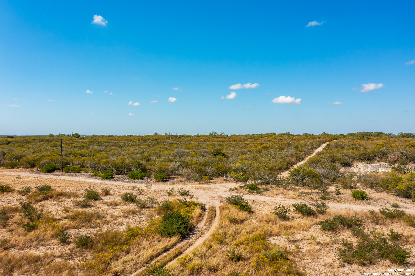 840 County Road 652 Devine, TX 78016 - Photo 8 of 9 a view of an ocean beach