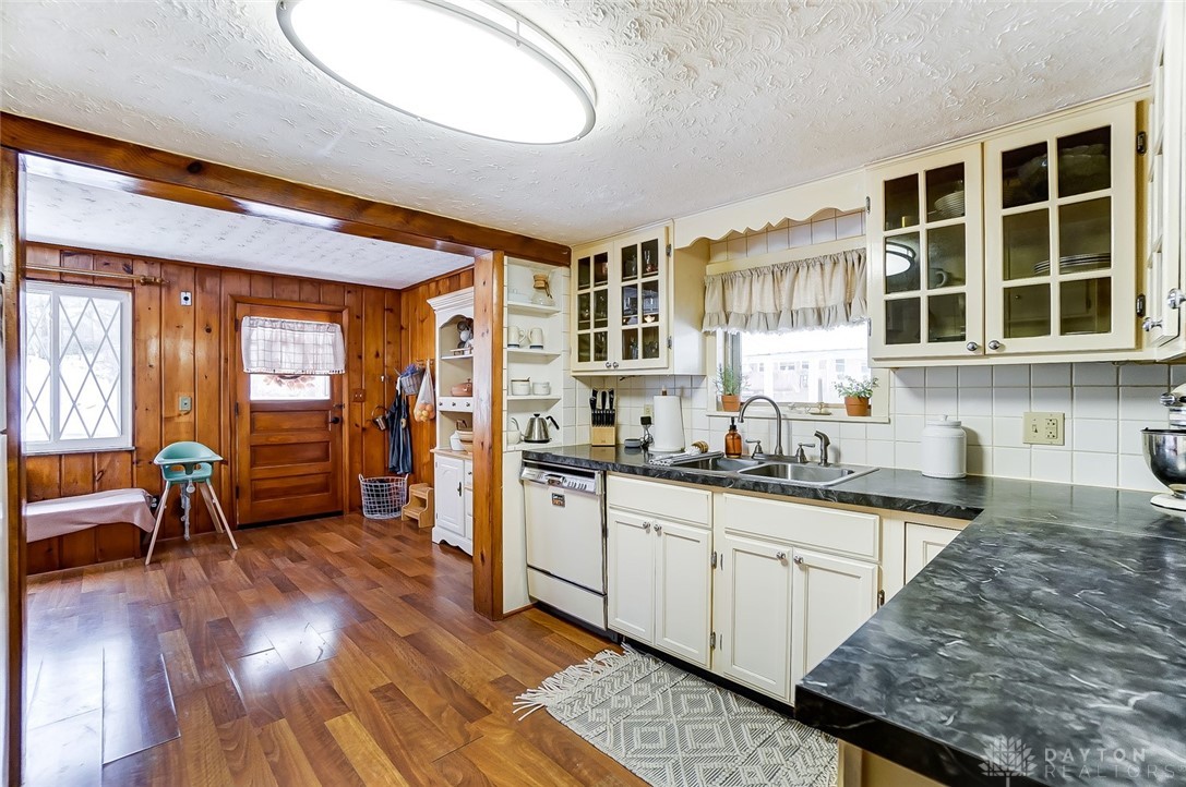 619 North Fairfield Road Beavercreek, OH 45430 - Photo 13 of 38