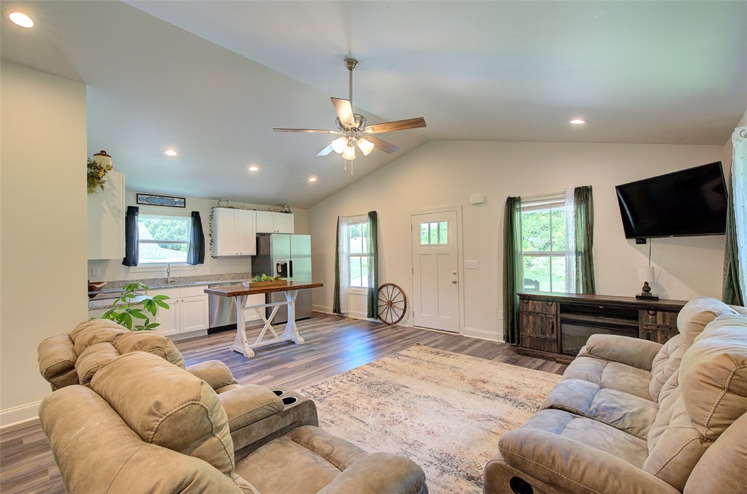 412 North Spring Street Walhalla, SC 29691 - Photo 11 of 35 Gallery Image 11