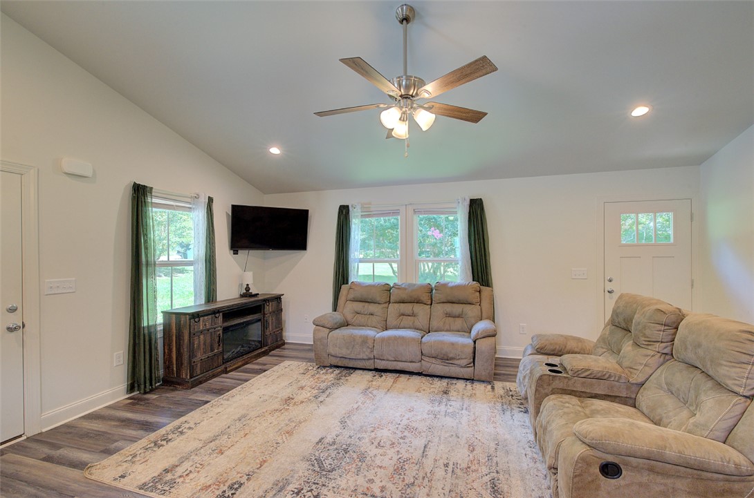 412 North Spring Street Walhalla, SC 29691 - Photo 5 of 35 Gallery Image 5