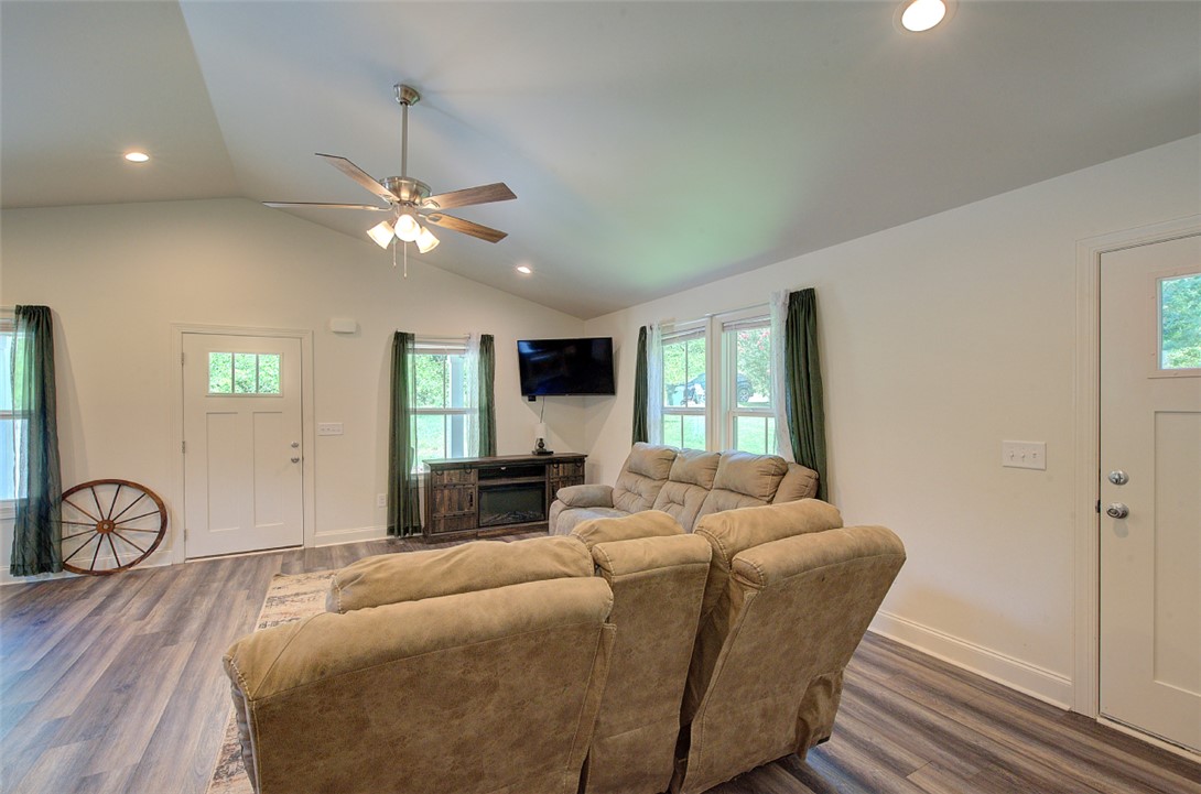 412 North Spring Street Walhalla, SC 29691 - Photo 9 of 35 Gallery Image 9