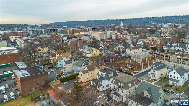 a picture of city view