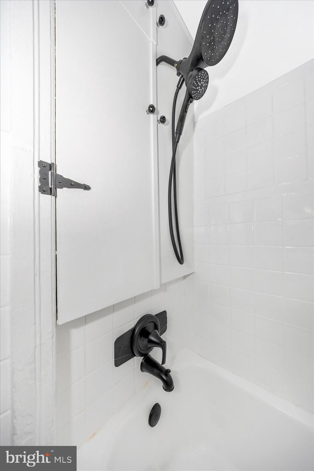 30 West Potomac Street Williamsport, MD 21795 - Photo 21 of 52 a bathroom with a shower