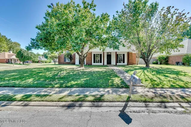 $279,500 | 301 White Oak Drive, Brandon, MS 39047