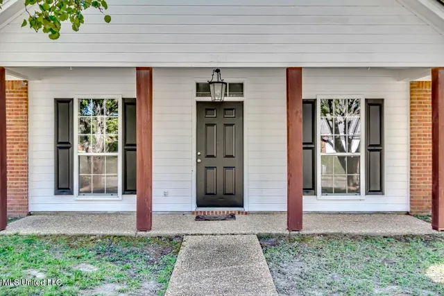 $279,500 | 301 White Oak Drive, Brandon, MS 39047