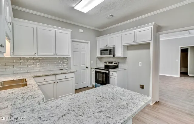 $279,500 | 301 White Oak Drive, Brandon, MS 39047