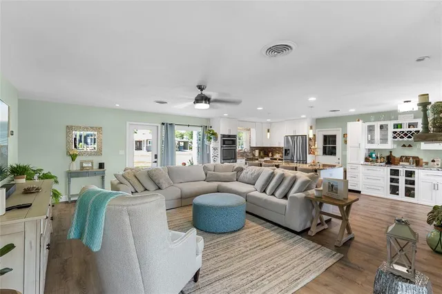 $779,900 | 1310 Southwest 57th Avenue, Plantation, FL 33317