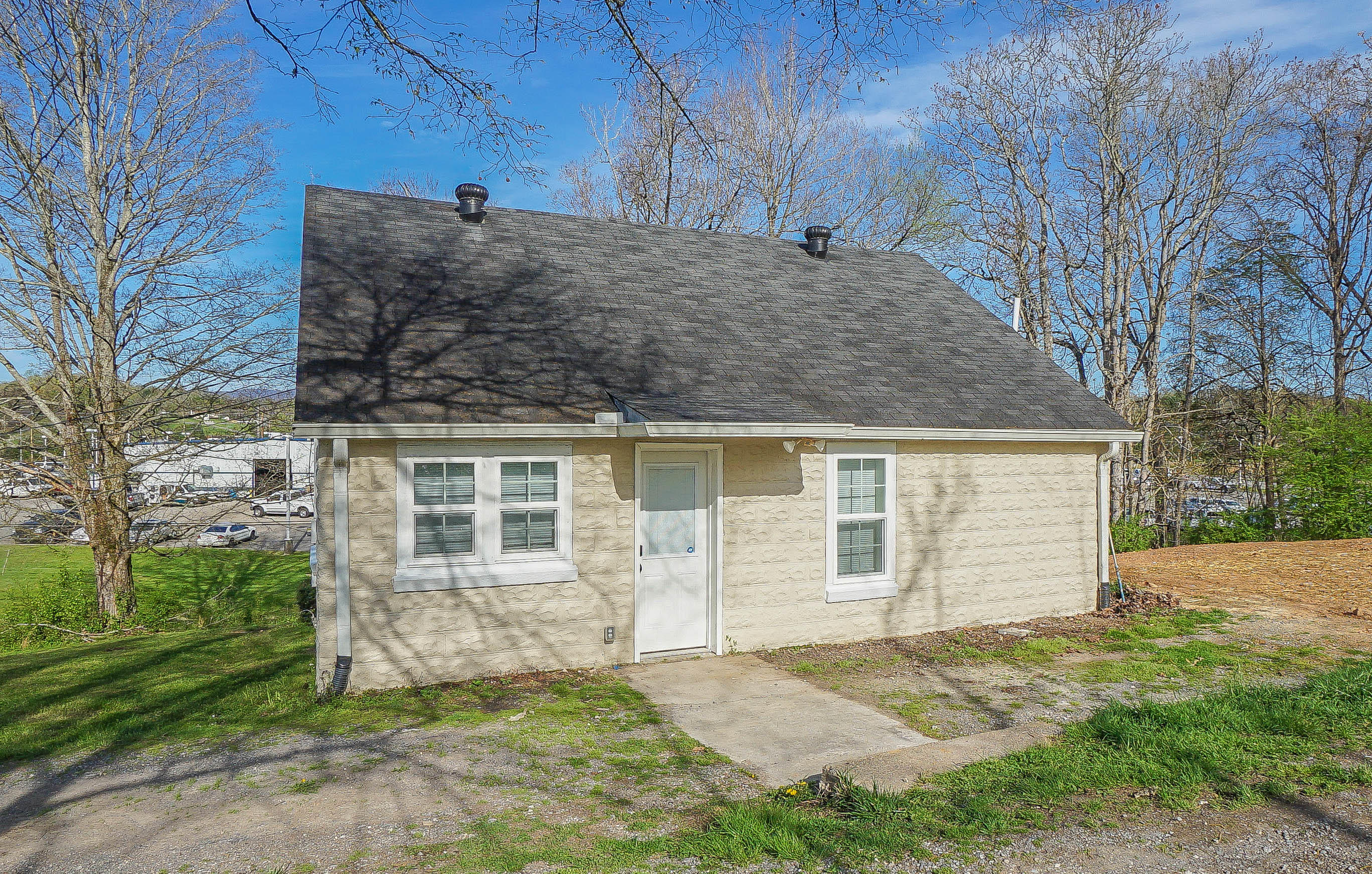 838 Sinking Springs Road Clinton, TN 37716 - Photo 7 of 40 10