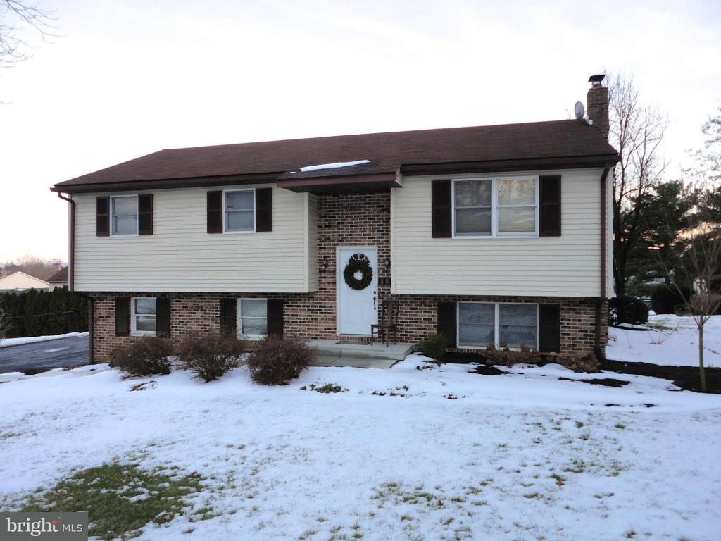 804 East Brubaker Valley Road Lititz, PA 17543 - Photo 1 of 23
