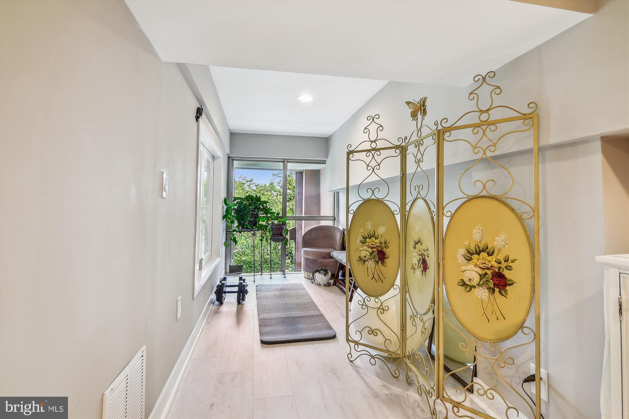 2901 Boston Street, Unit 206 Baltimore, MD 21224 - Photo 21 of 65 Upper level bedroom suite bonus room