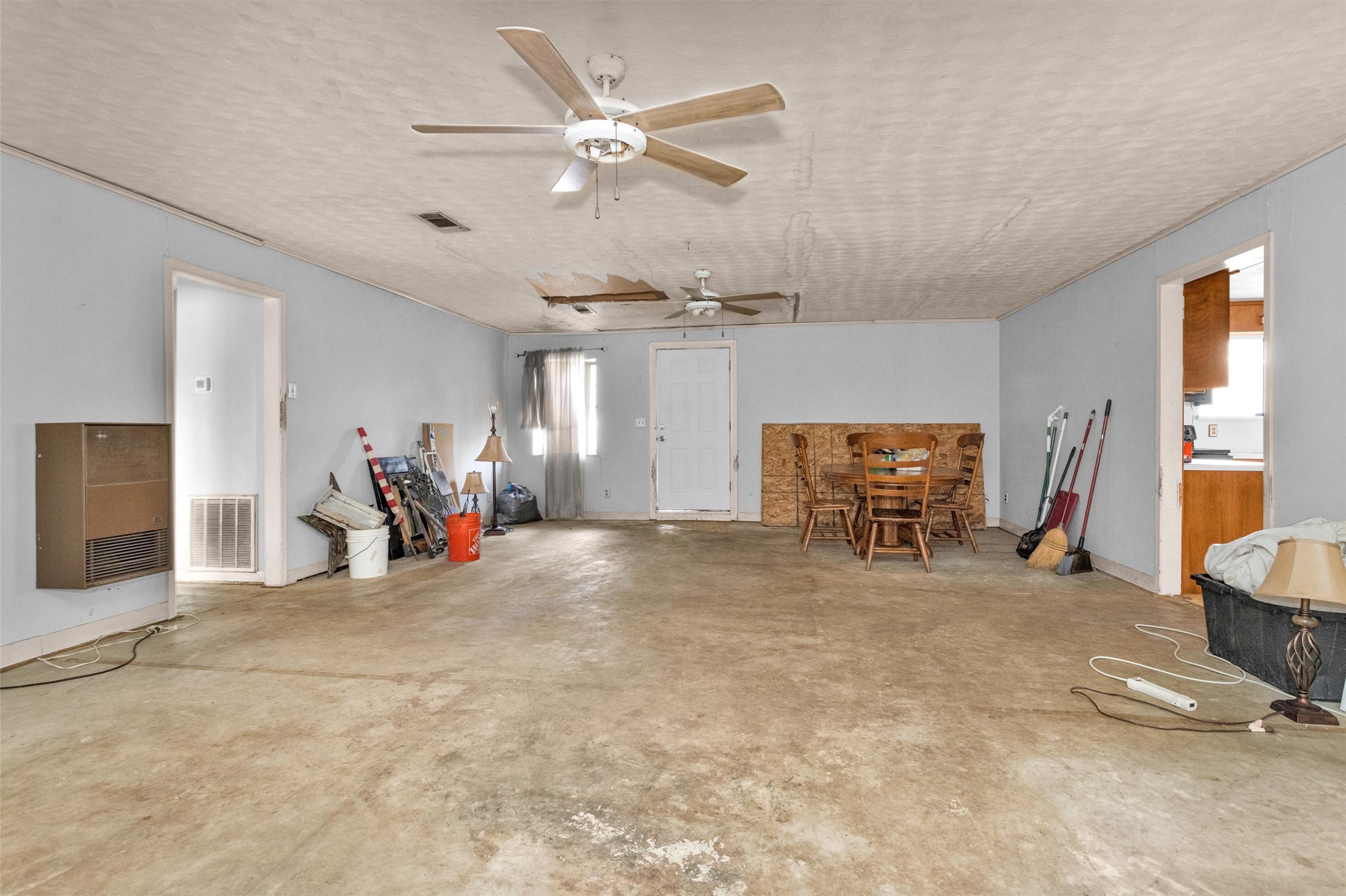 75 South Pavey Circle New Waverly, TX 77358 - Photo 7 of 21 a view of a room with gym equipment