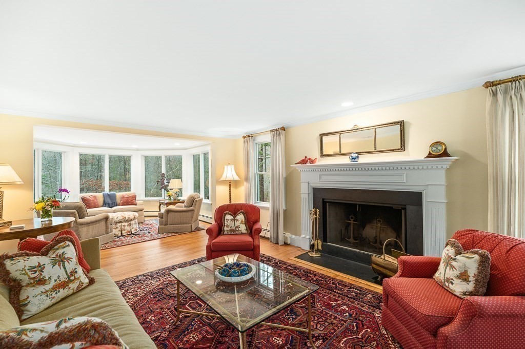 17 Loading Place Road Manchester, MA 01944 - Photo 18 of 40