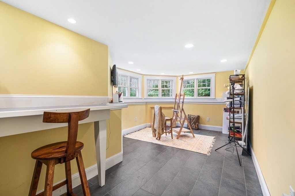 17 Loading Place Road Manchester, MA 01944 - Photo 35 of 40