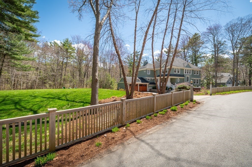 17 Loading Place Road Manchester, MA 01944 - Photo 36 of 40