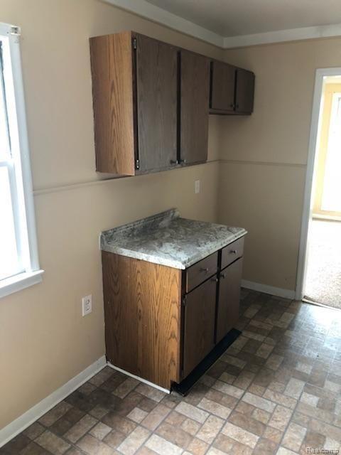12809 Prospect Avenue Warren, MI 48089 - Photo 7 of 13