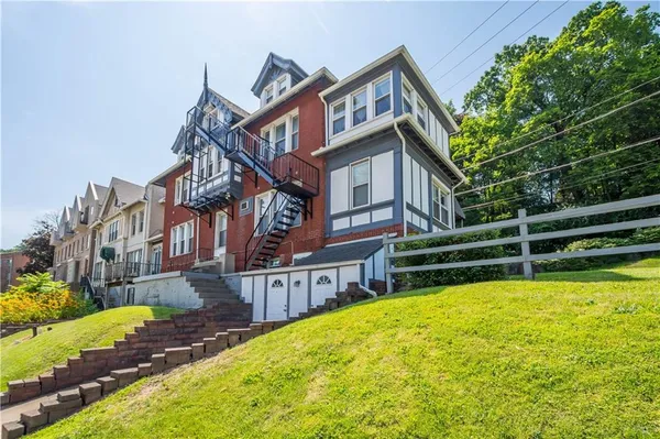 $1,800 | 5211 Wilkins Avenue, Unit 1, Pittsburgh, PA 15232