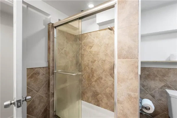 $1,800 | 5211 Wilkins Avenue, Unit 1, Pittsburgh, PA 15232