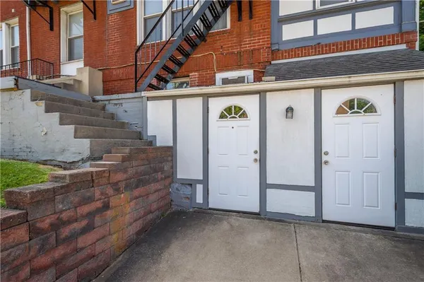 $1,800 | 5211 Wilkins Avenue, Unit 1, Pittsburgh, PA 15232