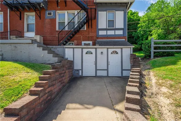 $1,800 | 5211 Wilkins Avenue, Unit 1, Pittsburgh, PA 15232