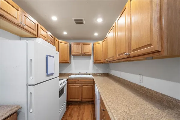 $1,800 | 5211 Wilkins Avenue, Unit 1, Pittsburgh, PA 15232