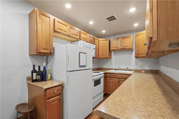 $1,800 | 5211 Wilkins Avenue, Unit 1, Pittsburgh, PA 15232