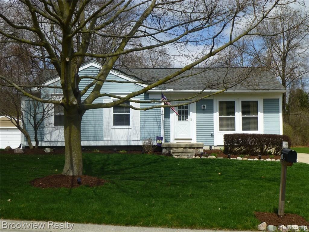 709 Bolinger Street Rochester Hills, MI 48307 - Photo 2 of 26