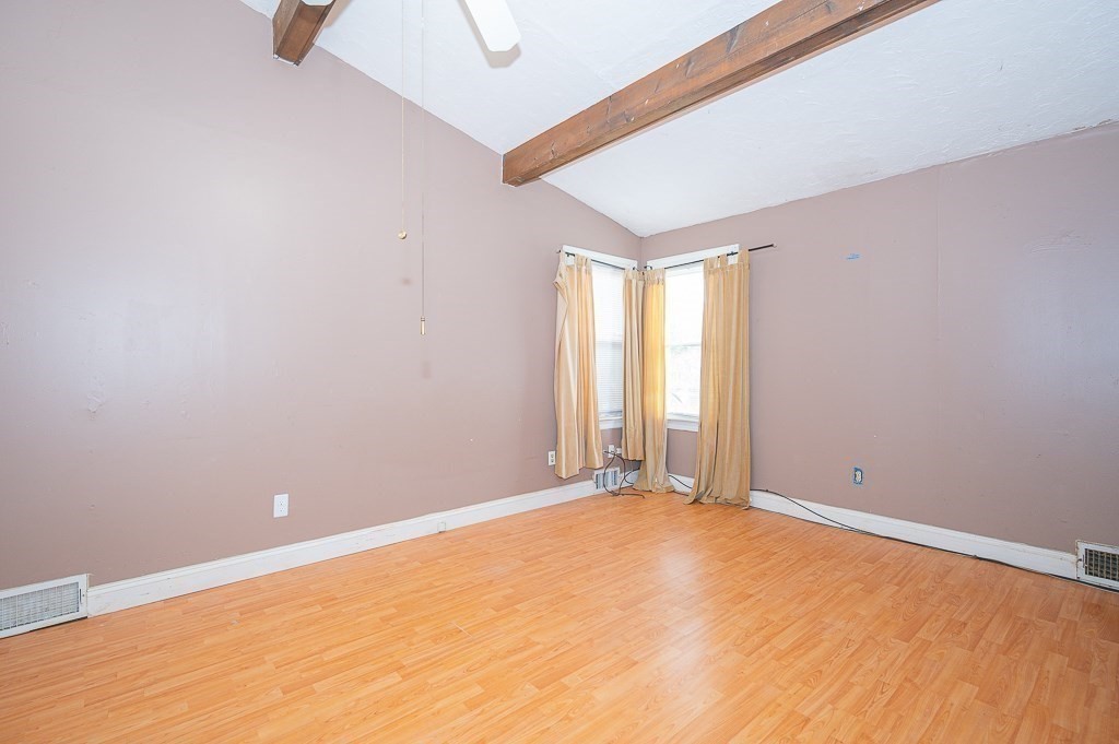 7 Alameda Road Worcester, MA 01604 - Photo 4 of 14 Gallery Image 4
