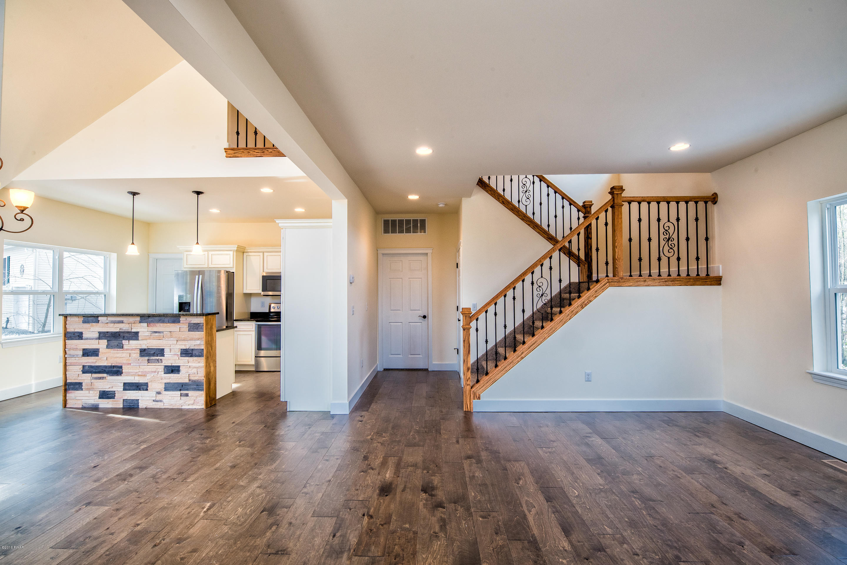266 West Lakeview Road Lackawaxen, PA 18435 - Photo 8 of 18