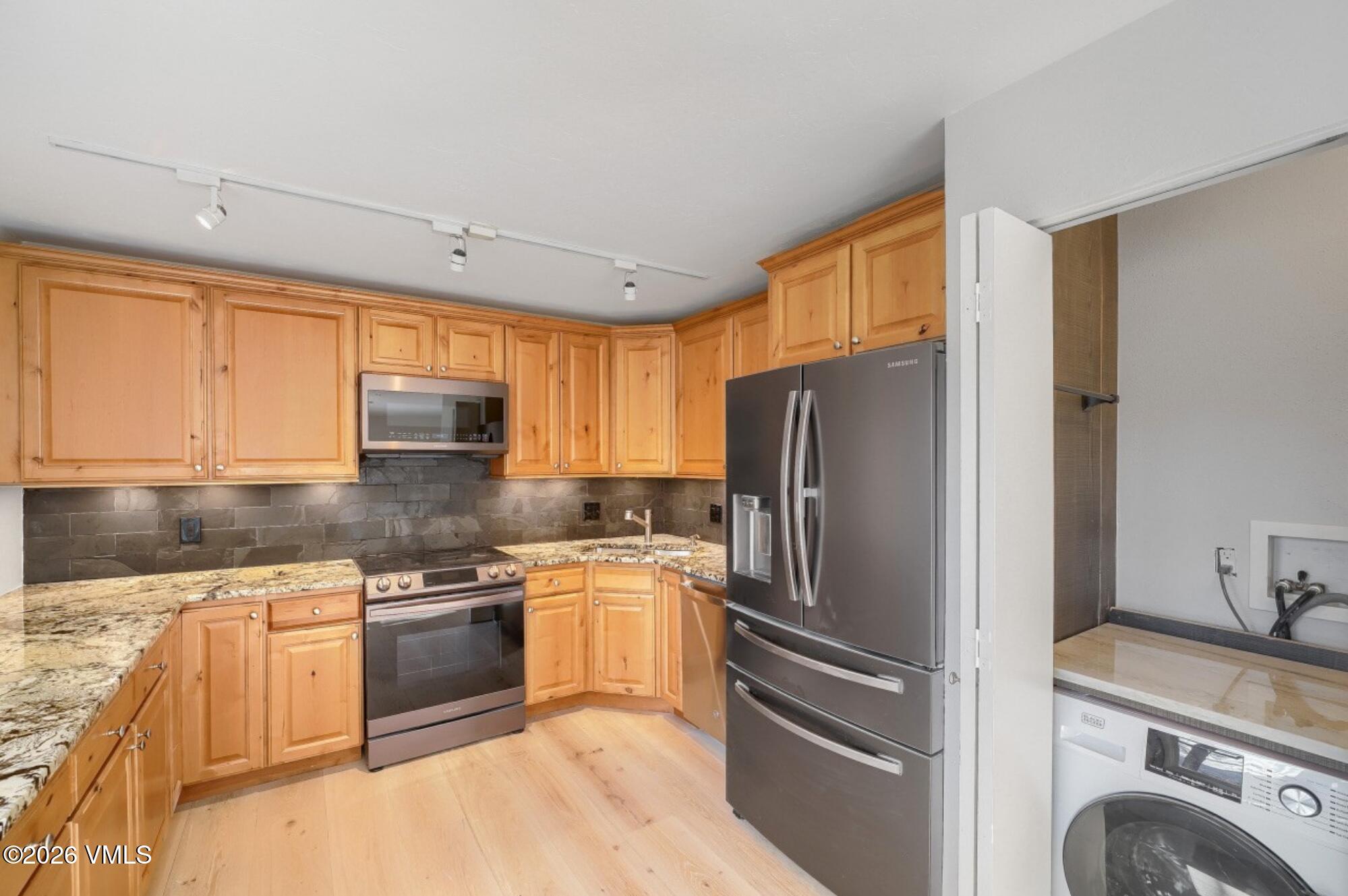 333 Beard Creek Road, Unit A106 Edwards, CO 81632 - Photo 5 of 13 Blue Red Yellow Colorful Philippines Nat