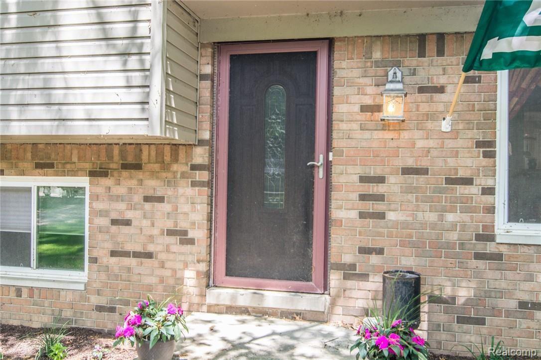 1195 Inca Trail Lake Orion, MI 48362 - Photo 6 of 62 DSC_0002.jpg