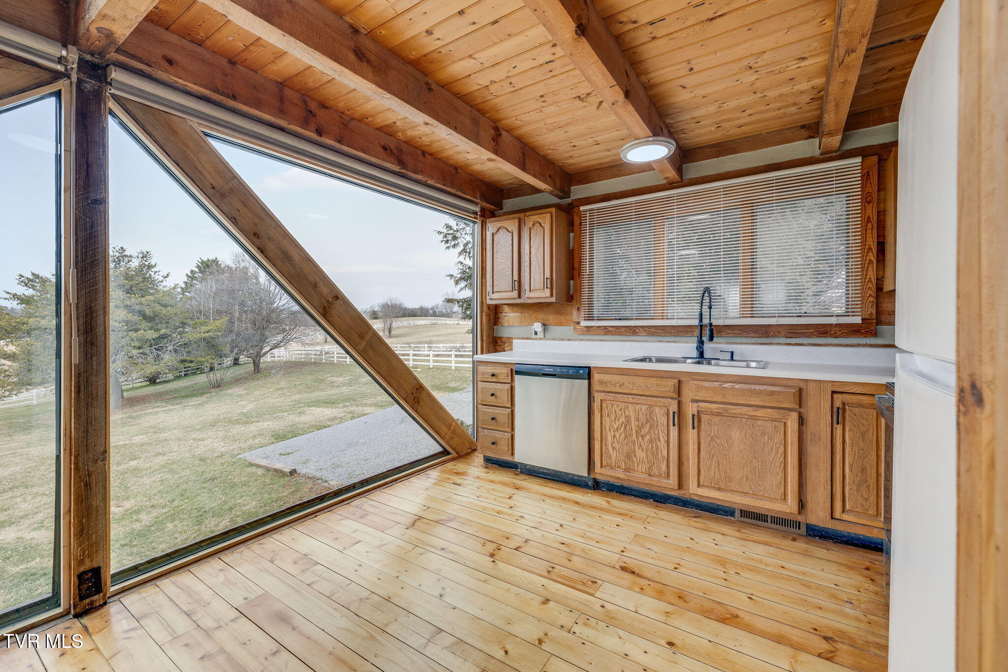 2390 West Allens Bridge Road, Unit 5 Greeneville, TN 37743 - Photo 8 of 26 007 (2)