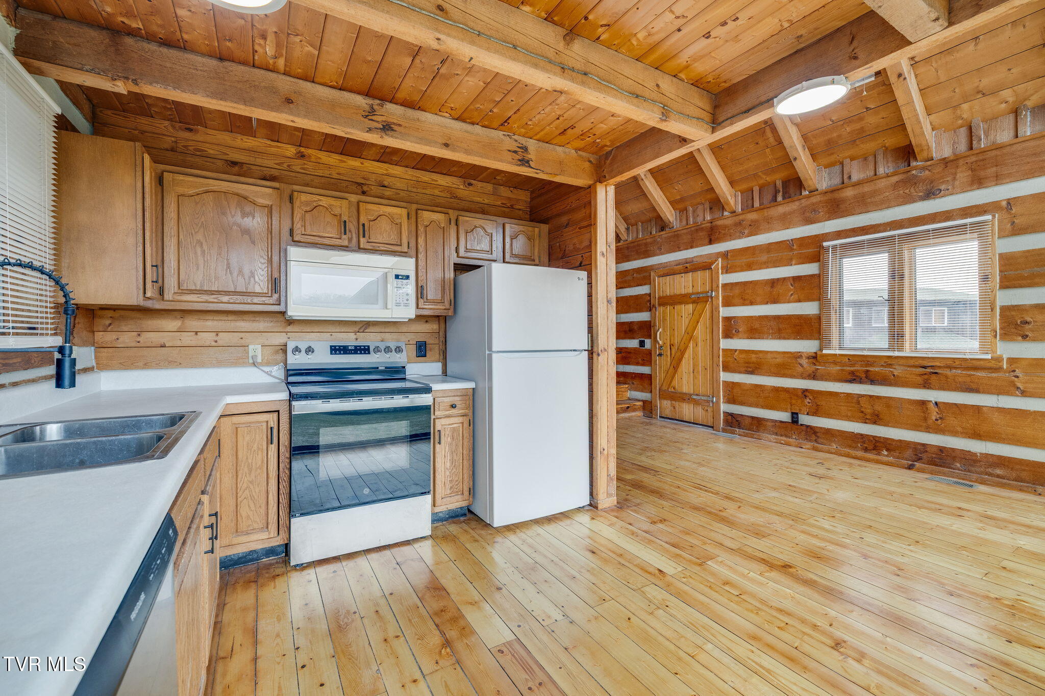 2390 West Allens Bridge Road, Unit 5 Greeneville, TN 37743 - Photo 9 of 26 008 (2)