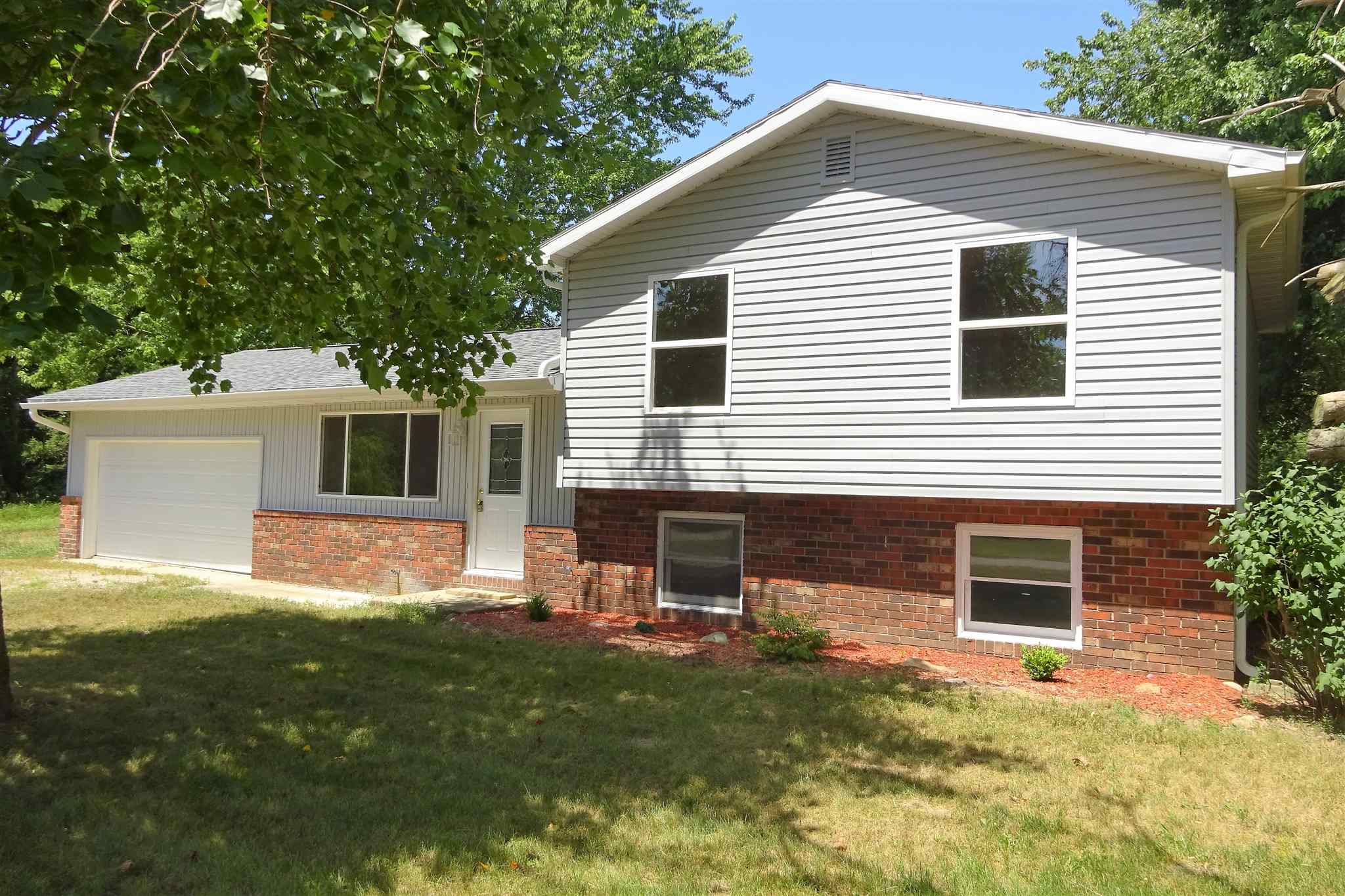 376 Oak Street Rochester, IN 46975 - Photo 1 of 29