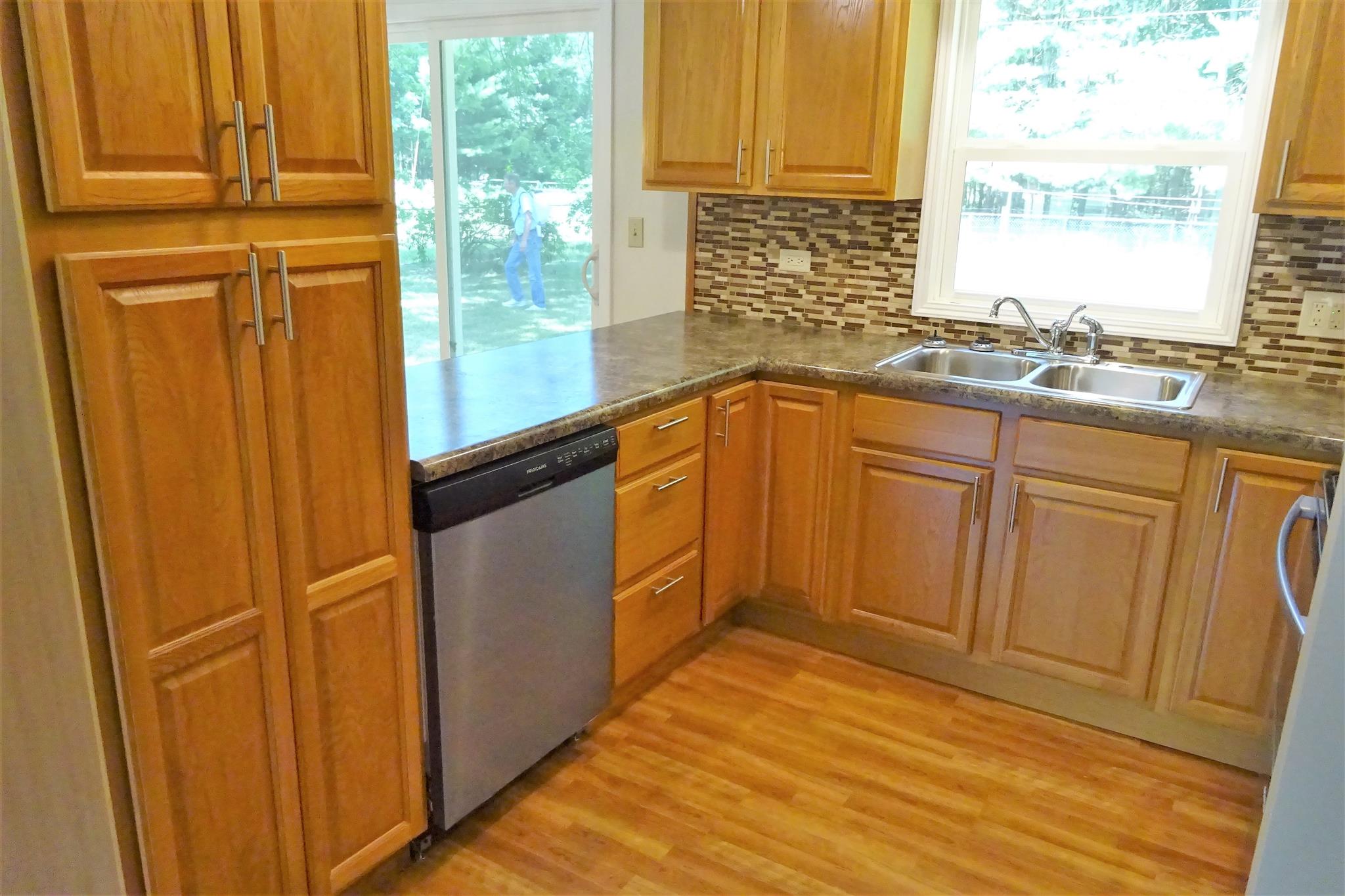 376 Oak Street Rochester, IN 46975 - Photo 4 of 29