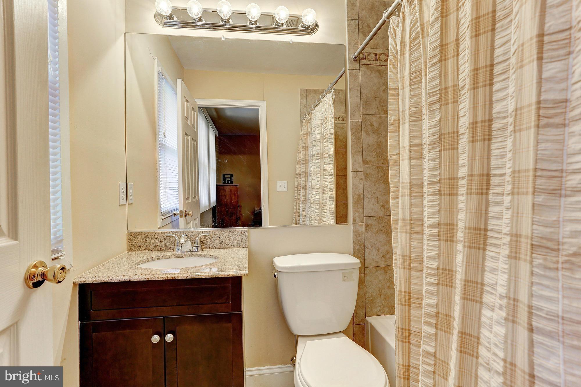7114 Chamberlain Road Baltimore, MD 21244 - Photo 12 of 20 Bath (Master)