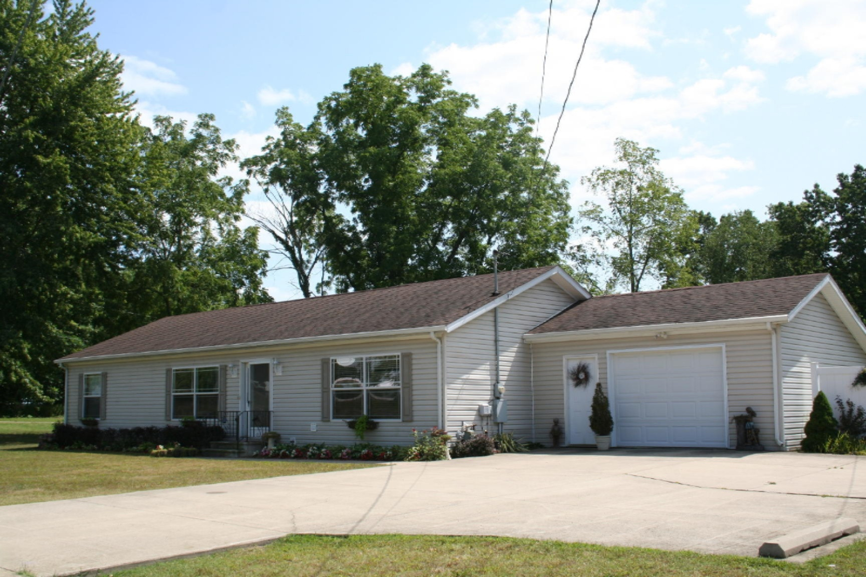 1796 Territorial Road Benton Harbor, MI 49022 - Photo 1 of 36 IMG_8603