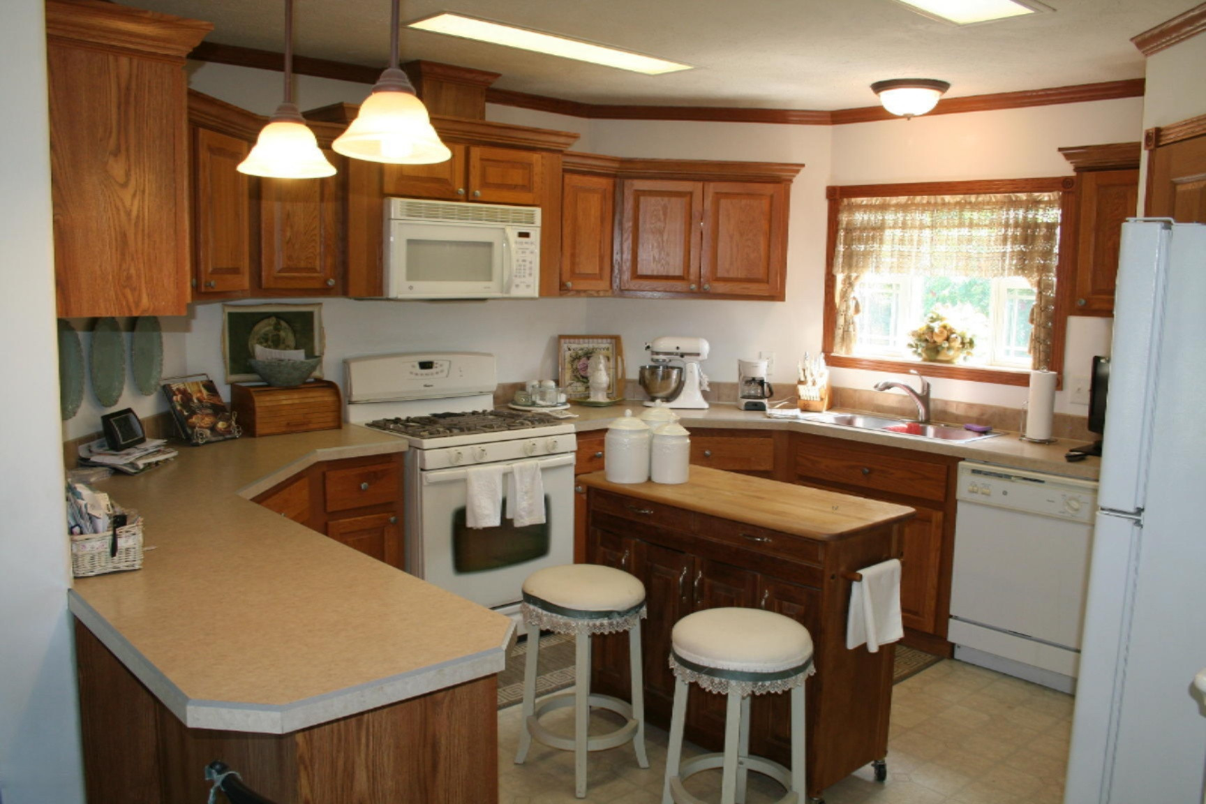 1796 Territorial Road Benton Harbor, MI 49022 - Photo 14 of 36 IMG_8617
