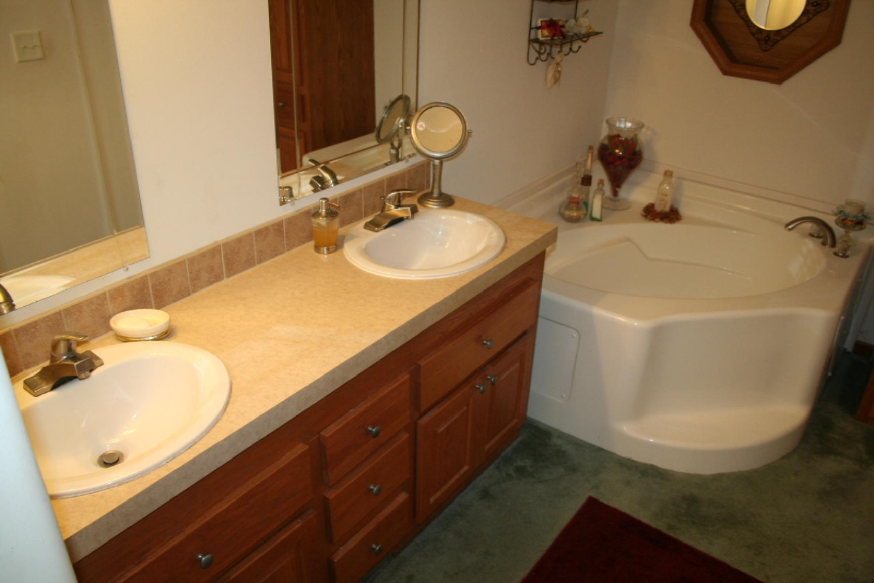 1796 Territorial Road Benton Harbor, MI 49022 - Photo 21 of 36 IMG_8681