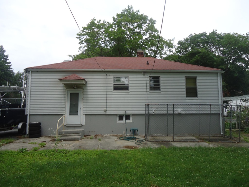 22 Knowles Road Worcester, MA 01602 - Photo 3 of 5 Gallery Image 3