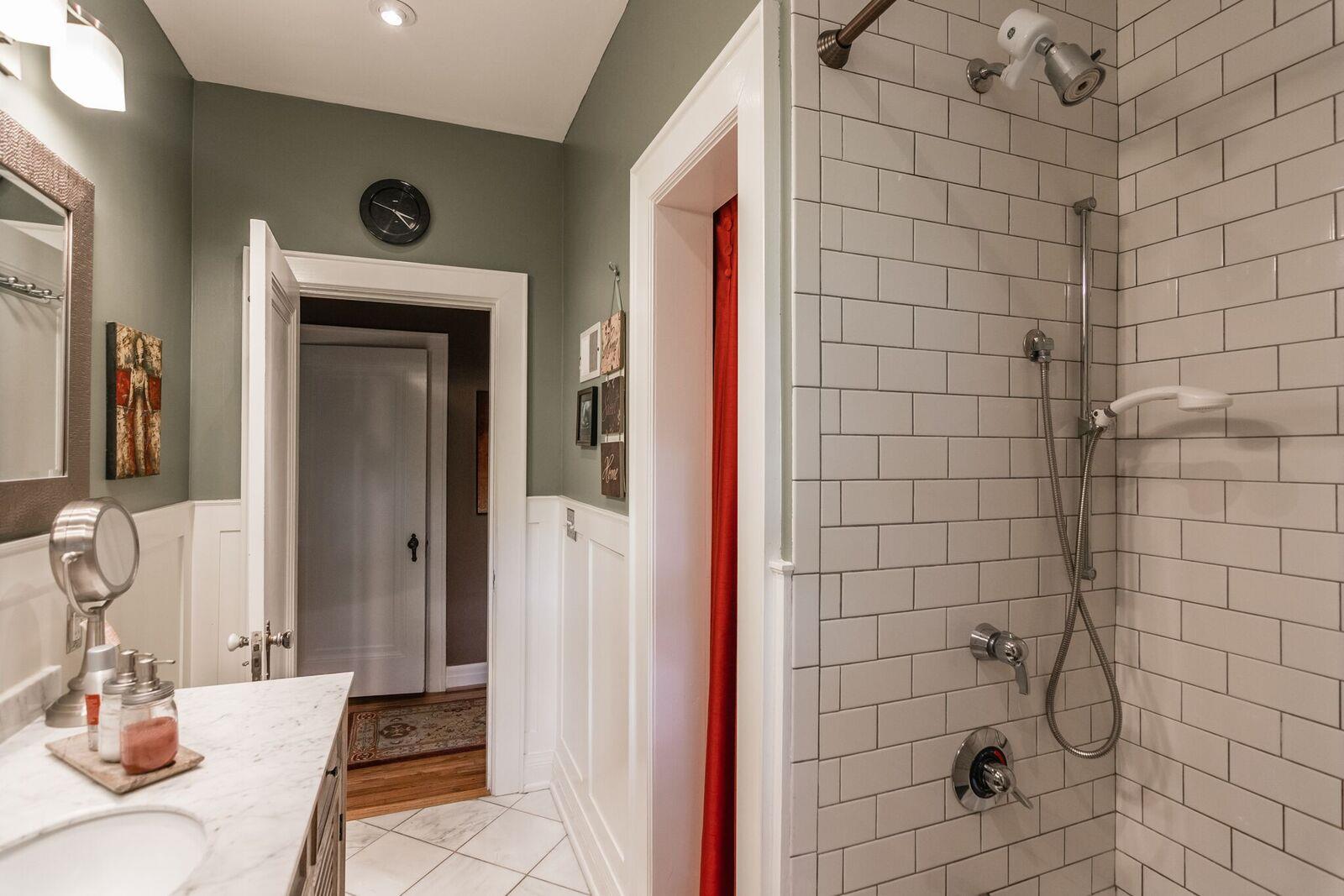 114 Spring Valley Road Nashville, TN 37214 - Photo 21 of 30 a bathroom with a sink and mirror