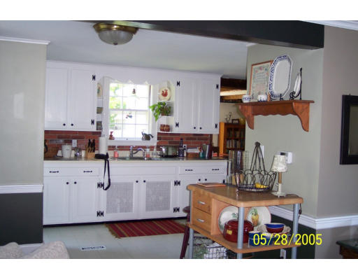 11 McPhee Road Framingham, MA 01701 - Photo 2 of 15 Gallery Image 2