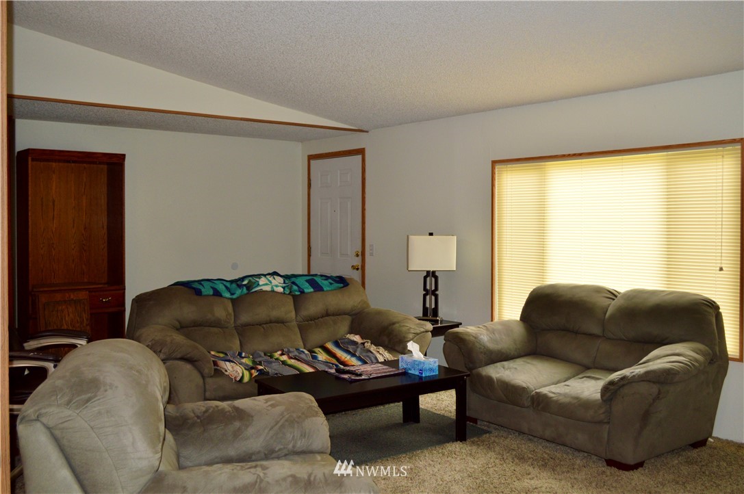 13989 Carney Lake Road Southwest Port Orchard, WA 98367 - Photo 14 of 16 Gallery Image 14