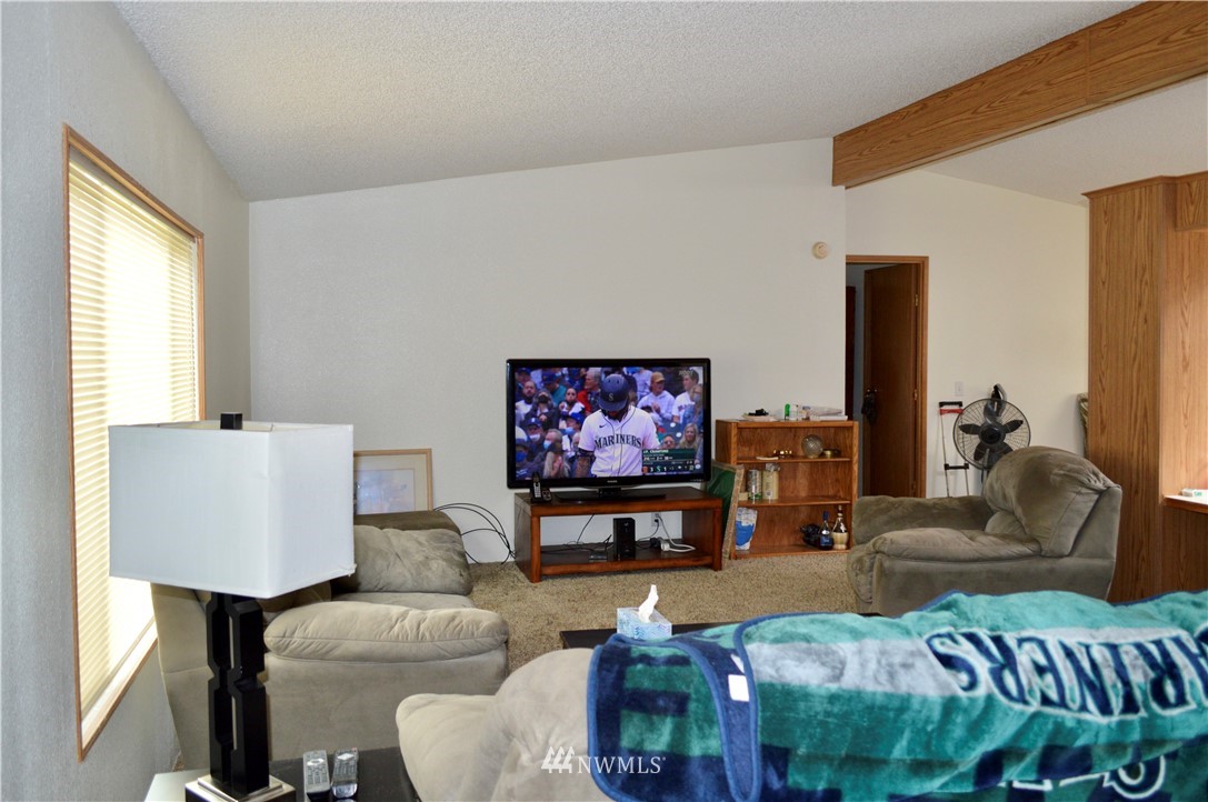 13989 Carney Lake Road Southwest Port Orchard, WA 98367 - Photo 15 of 16 Gallery Image 15