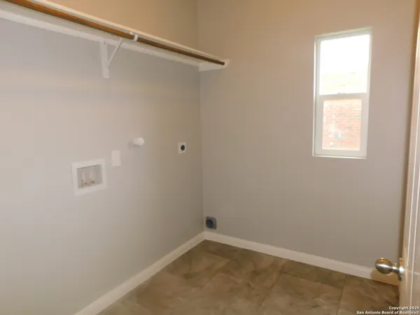 $1,795 | 8810 Appaloosa Pass, Converse, TX 78109