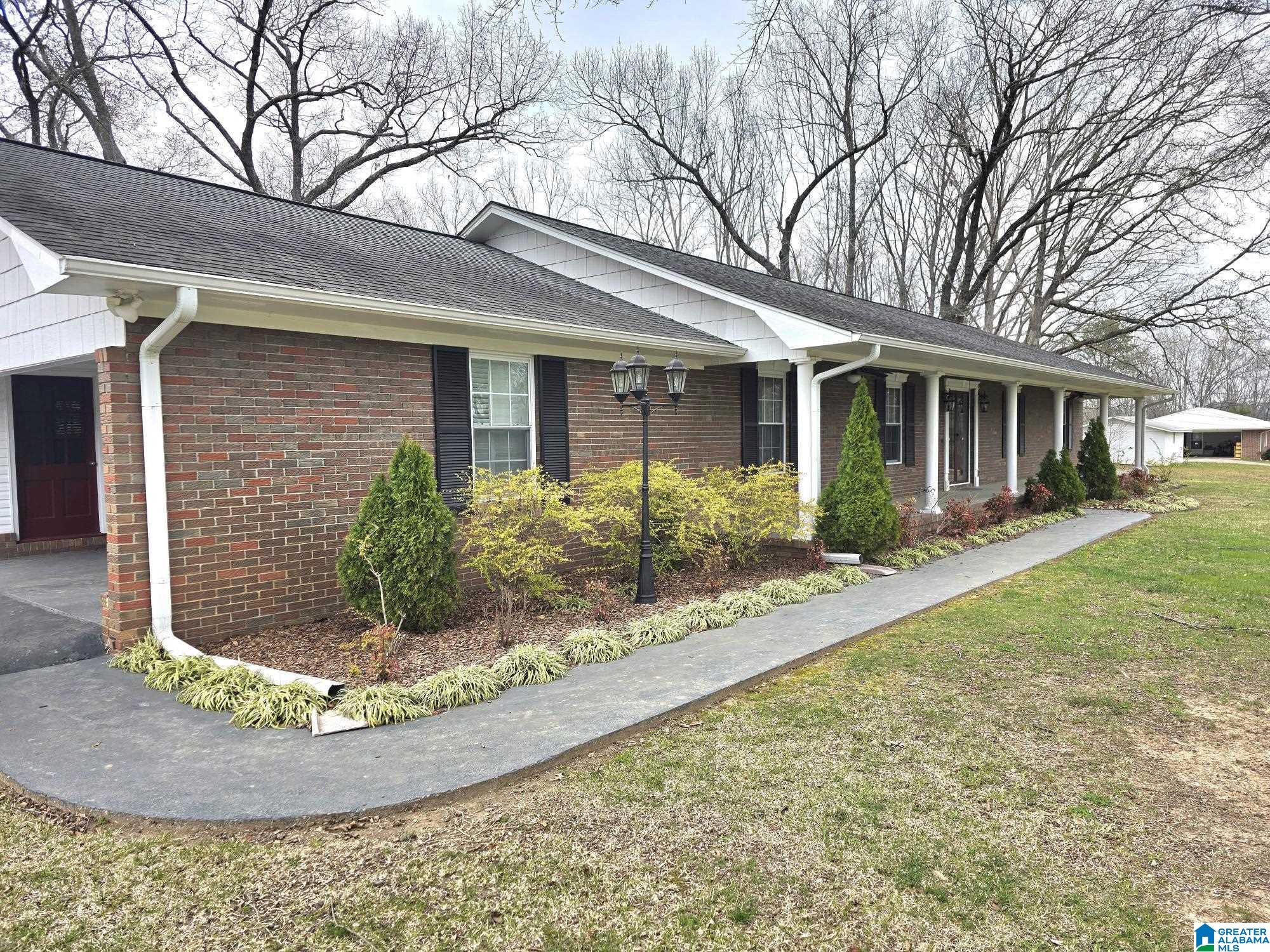 208 Sunny Hill Road Anniston, AL 36206 - Photo 1 of 33