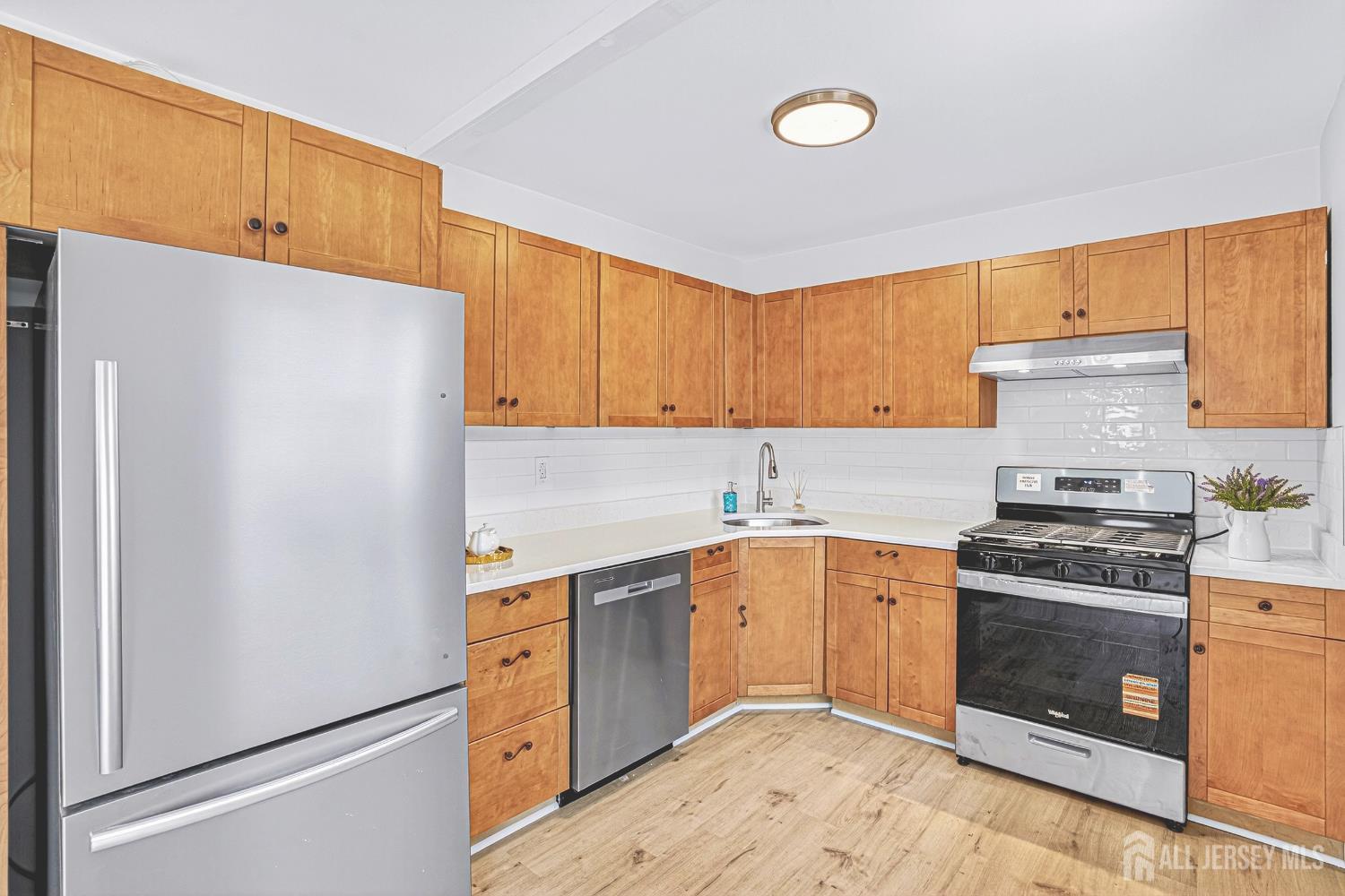 12 Joline Road Kendall Park, NJ 08824 - Photo 9 of 23 Gallery Image 9