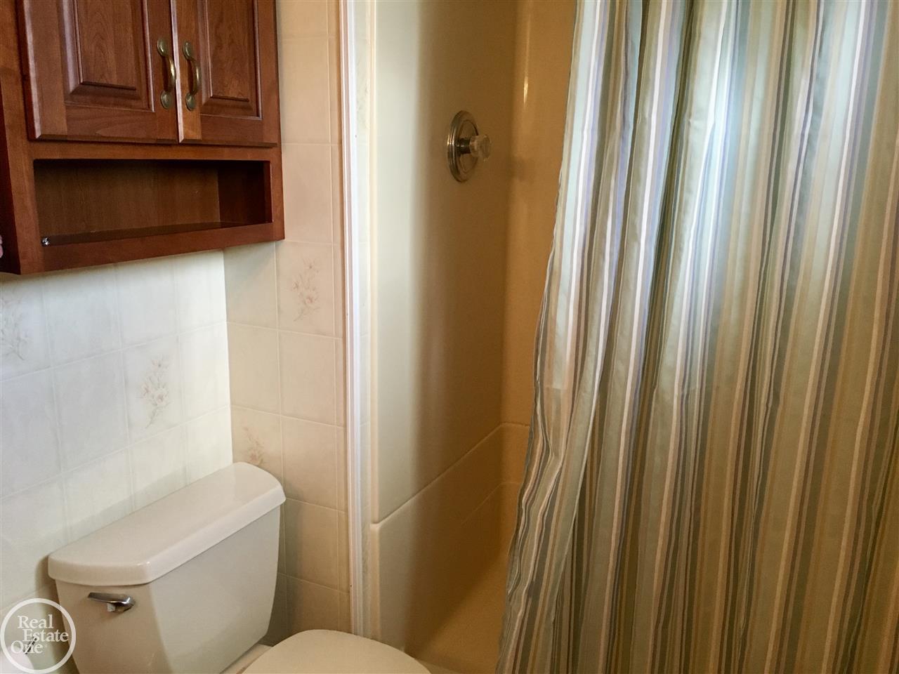 7582 Shea Road Fair Haven, MI 48023 - Photo 16 of 24 31326004-16.JPG