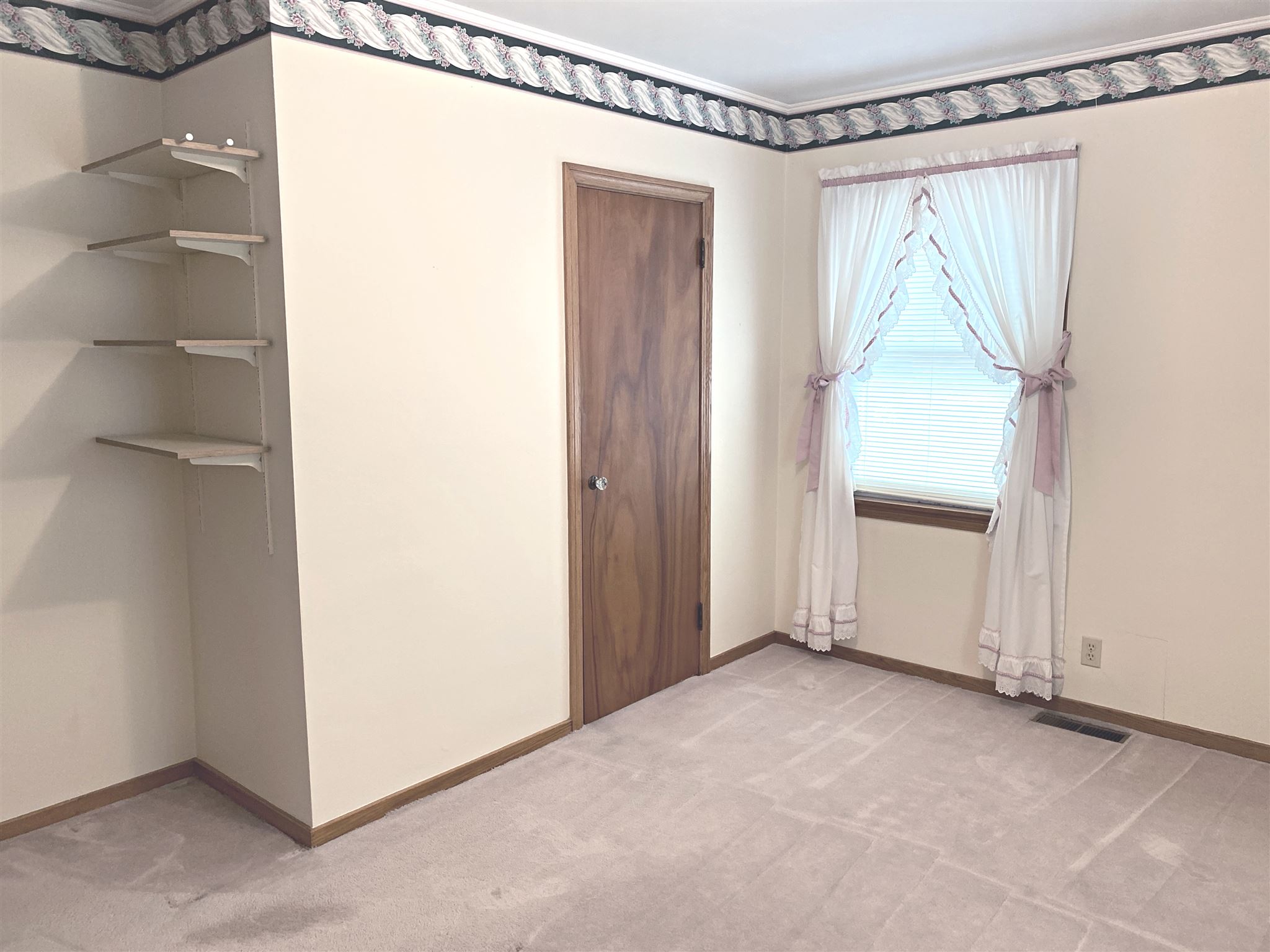 1801 Cherokee Road Fort Wayne, IN 46808 - Photo 6 of 24 Gallery Image 6